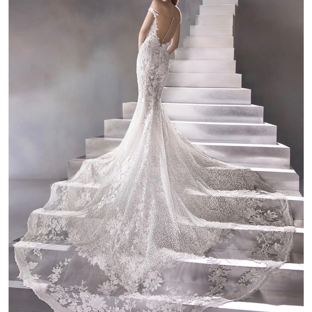 Pronovias: Asteroid